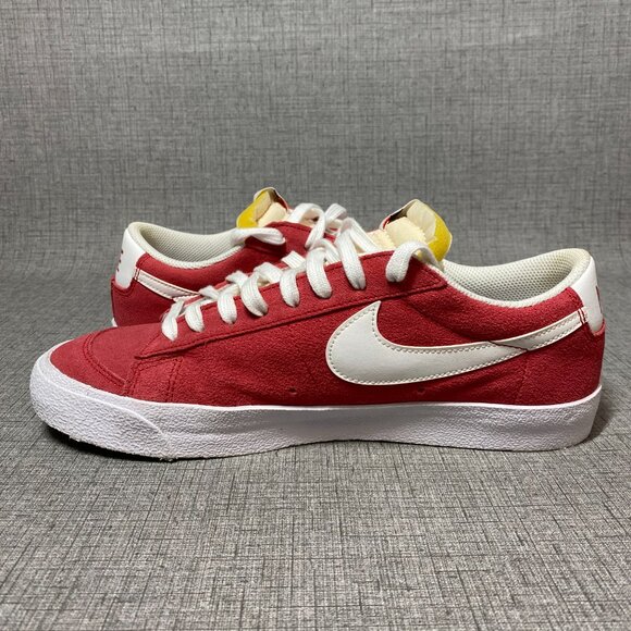 Nike Low Red Blazer Shoes - Picture 6 of 10